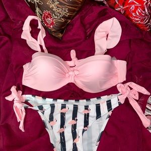 Pink/Stripes Flamingo 🦩 bikini XL never worn